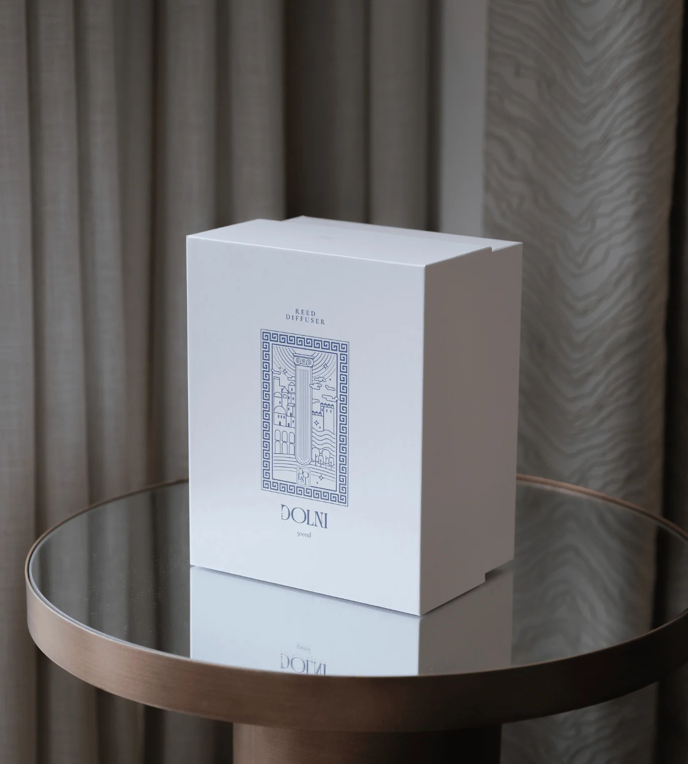Dolni Large White Ceramic Blackberry Oud 500ml Reed Diffuser - Image 8