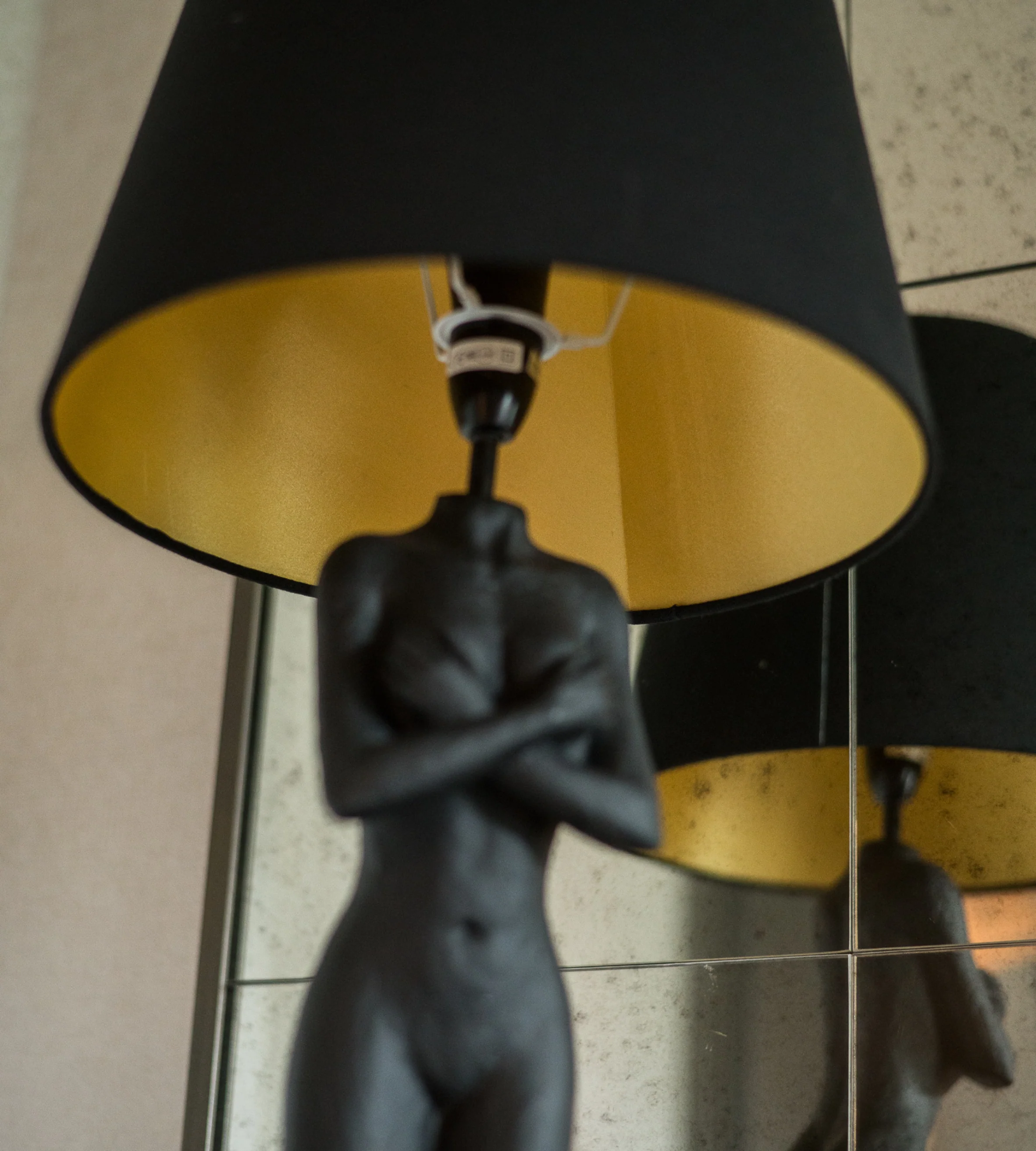 Lady Black & Gold Table Lamp - Image 5