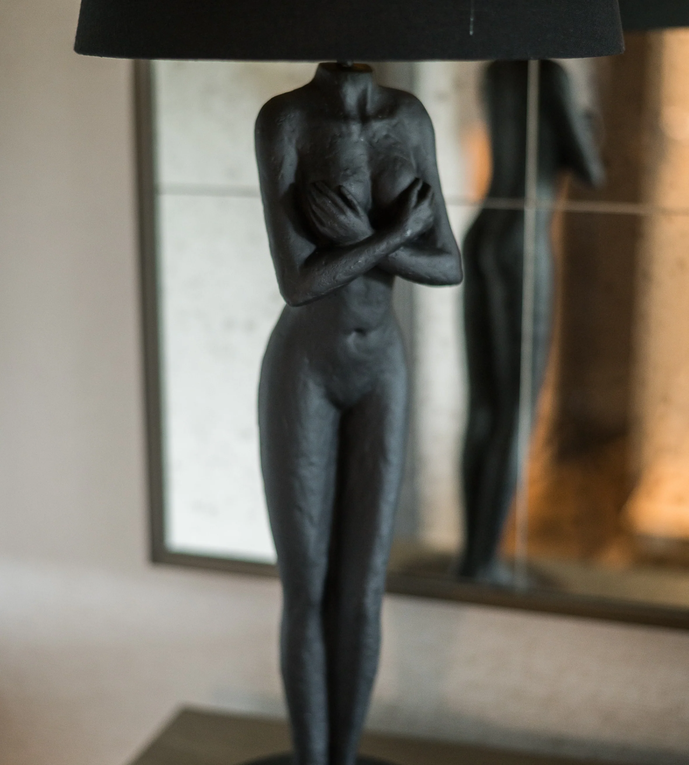 Lady Black & Gold Table Lamp - Image 7