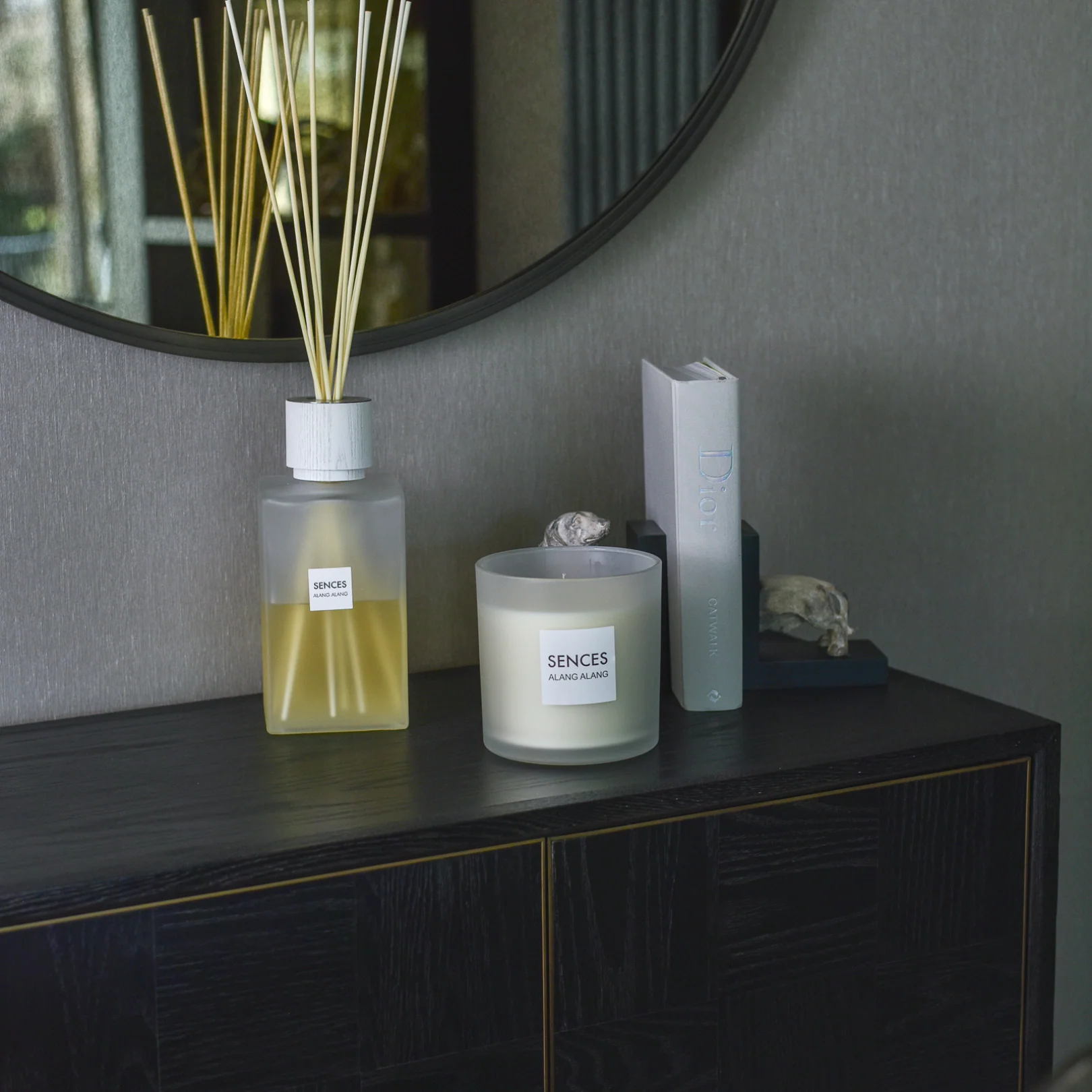Large White Sences 3 Wick Candle - Image 3