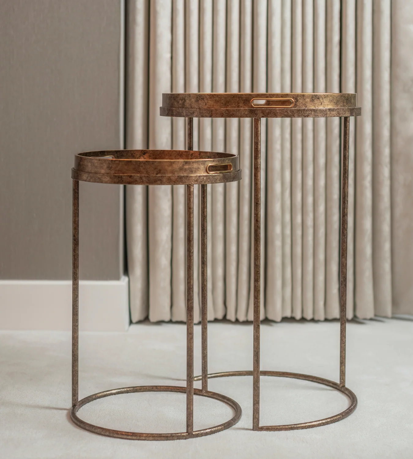 Set of 2 Gold Marble Mirror Round Tray Tables - Image 2