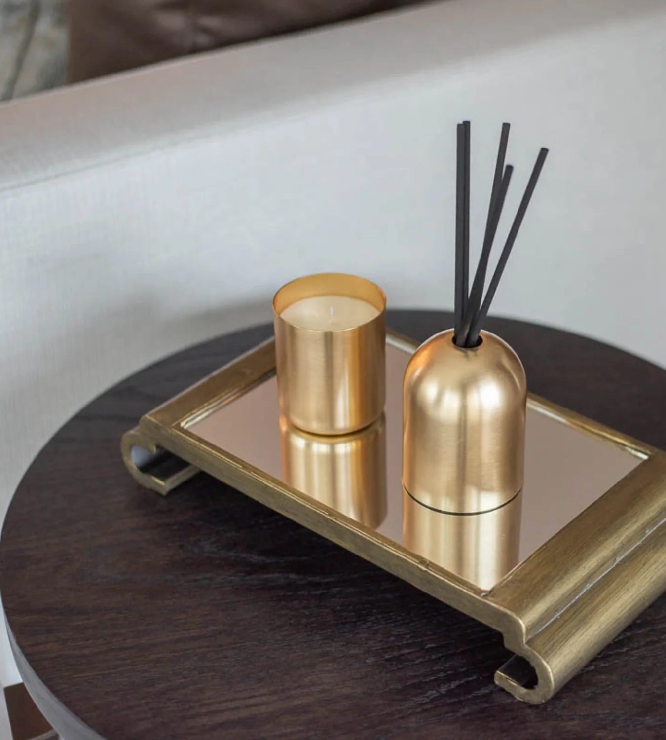 'White Sandalwood' Matte Gold Candle - Image 3